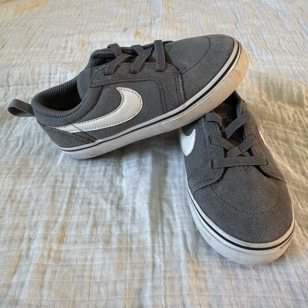 Nike SB Skateboarding Sneakers Toddler Gray and White